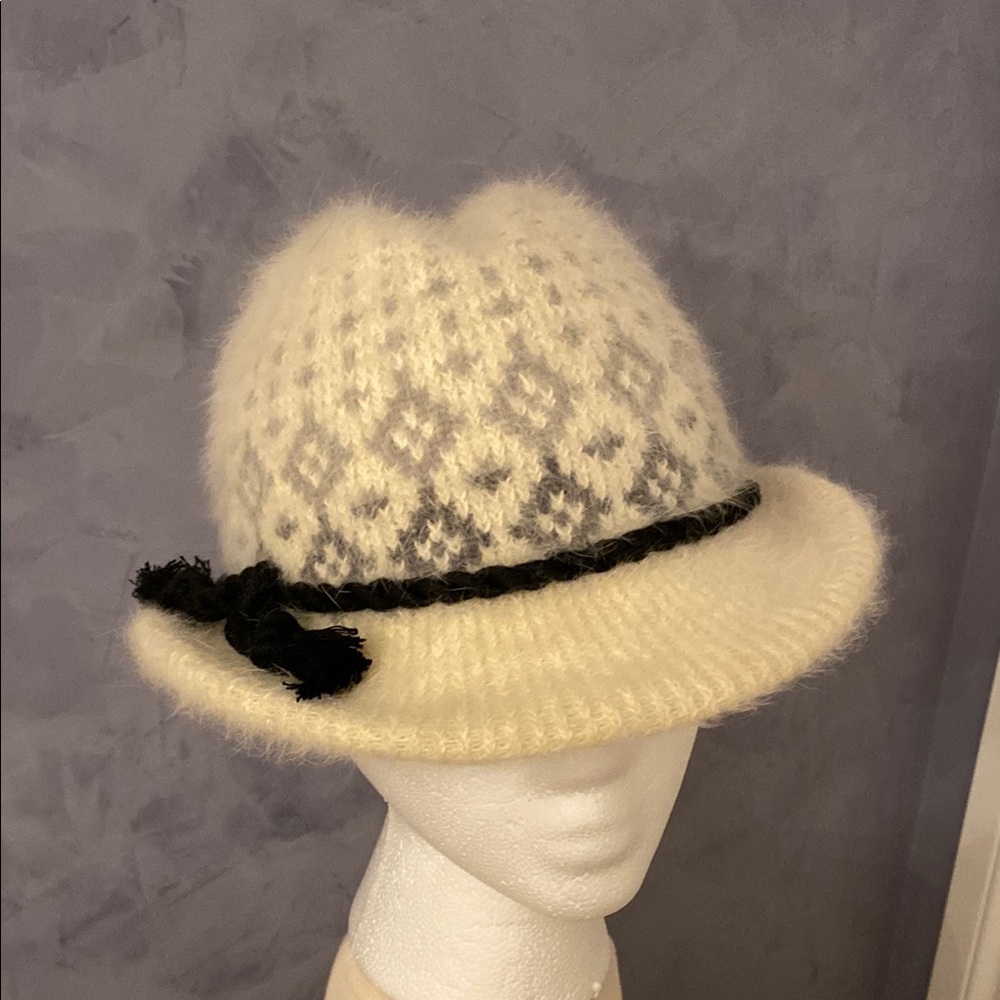 Chic Cream and Black Knit Hat with Bow